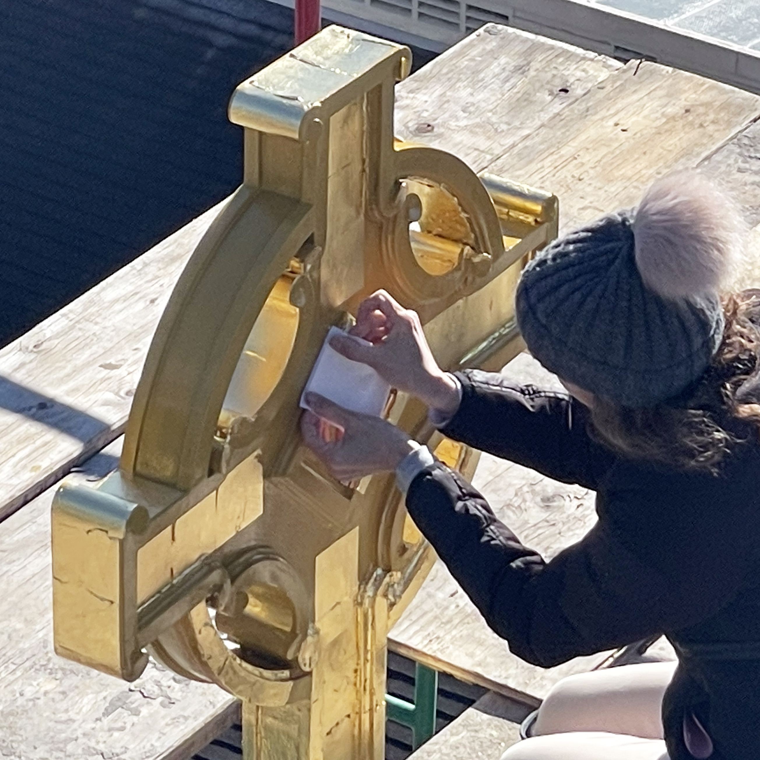 Exterior gilding surfaces